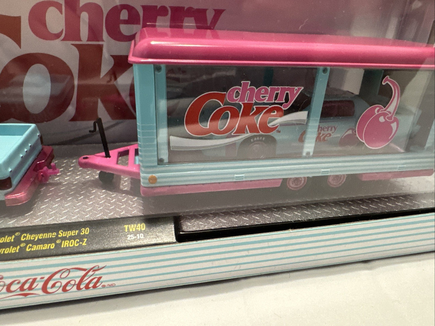 M2 Machines 1:64 CHASE Hauler 1973 Cheyenne Super 30/Iroc-Z Cherry Coke-NEW