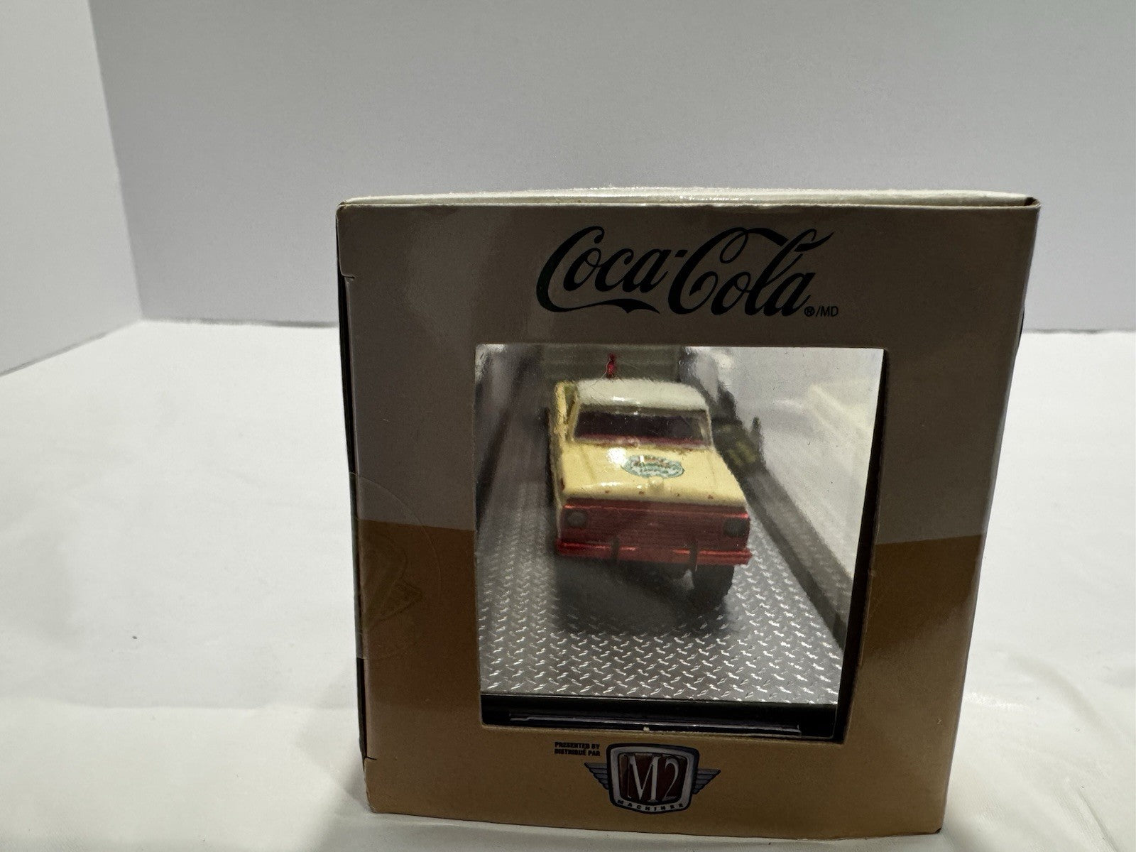 M2 Machines Auto-Hauler Coca Cola 1969 Ford F100 4x4 & 1966 Ford Bronco CHASE